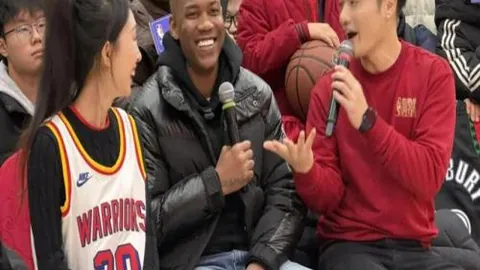 卡里乌斯妻子浪漫告白：一见钟情，他是我命中注定（图文）