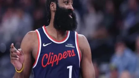 库里归来砍下23分6助，巴特勒双20数据，勇士逆境逆袭鹈鹕